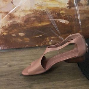 Brand new Nurture sandals 👡